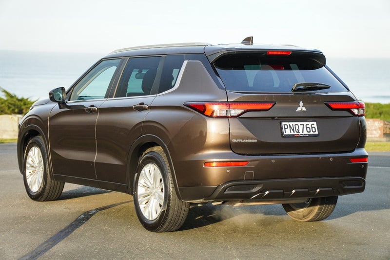 2022 Mitsubishi Outlander LS 2.5 4x4 auto, photo 3
