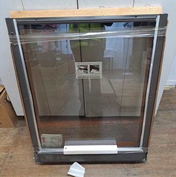 Velux FSF 304 Skylight Windows & Flashing Kit (Open Box) Carousel 1