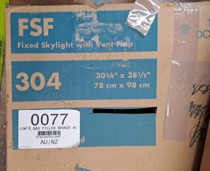 Velux FSF 304 Skylight Windows & Flashing Kit (Open Box) Carousel 5