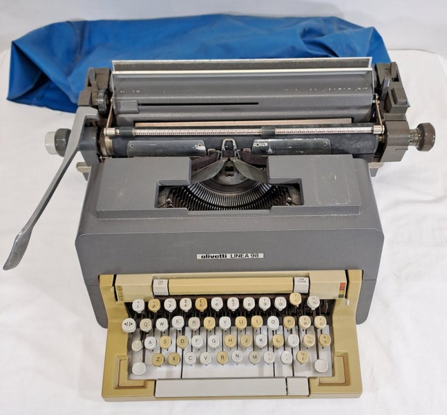 Vintage Olivetti Lina 98 Typewriter Carousel 1