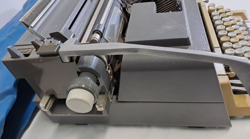 Vintage Olivetti Lina 98 Typewriter Carousel 2