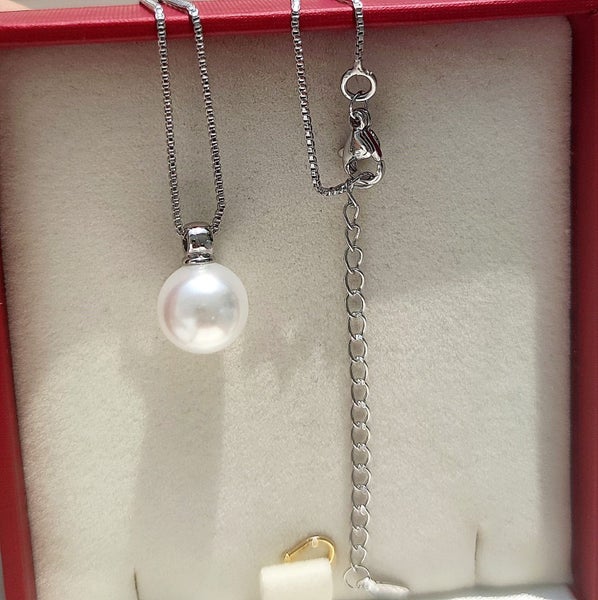 Stunning Silver & Imitation Pearl Charm Pendant Necklace - Brand New Carousel 2