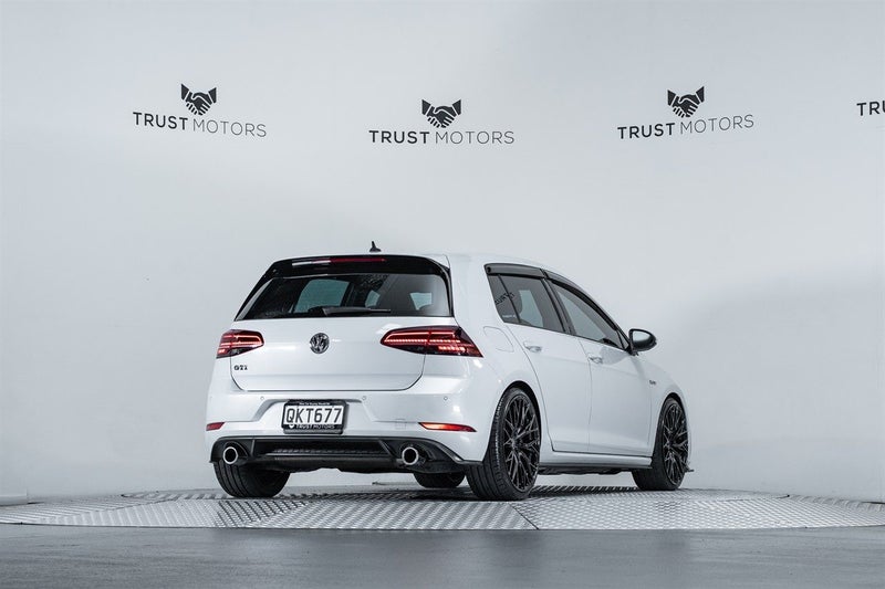 2017 Volkswagen Golf GTI MK7.5 Manual, photo 3