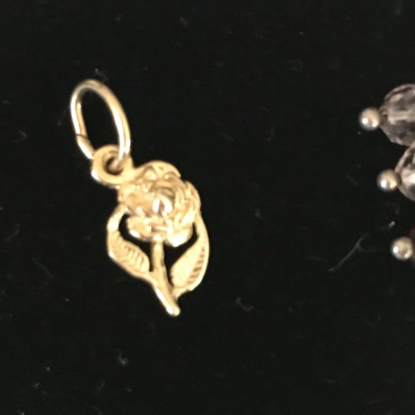 ESTATE BULK 9 KT GOLD CHARM STERLING SILVER > $$$1-00 RES> 4 DAY ONLY AUCTION > Carousel 2