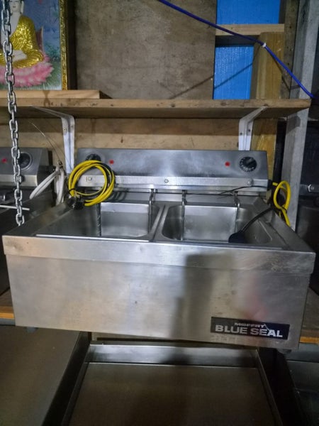 Blue seal dabble twin deep fryer Carousel 1