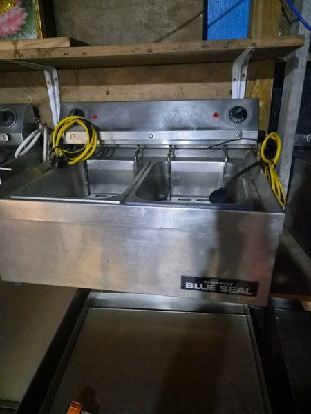 Blue seal dabble twin deep fryer Carousel 3