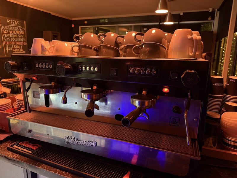 VBM COFFEE MACHINE AND COMPAK GRINDER COMBO + CUPS AND SAUCERS Carousel 2