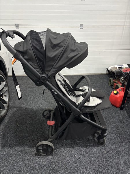 Jengo Eden Stroller - great condition483823998280683523