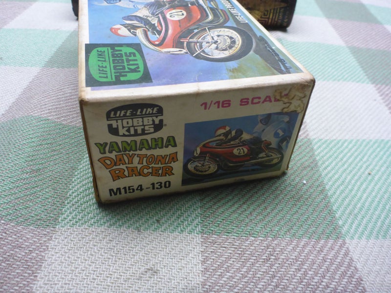 Boxed Vintage 1/16 Life-Like Hobby Scale Model Kit Yamaha Daytona Racer Motor Carousel 8