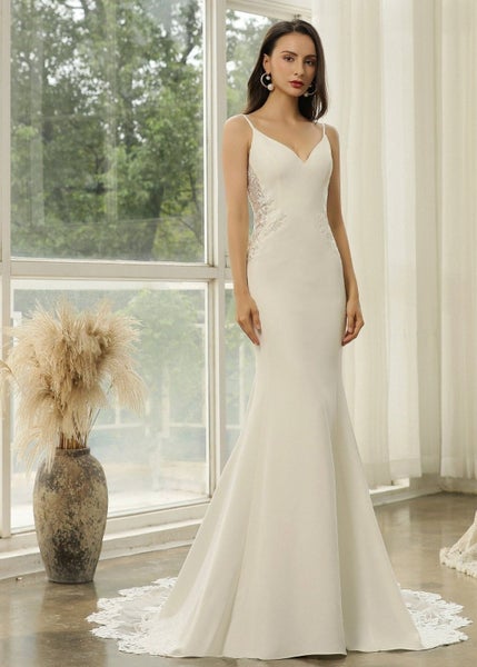 Jara Ivory Fit and Flare Wedding Gown with Train Size 10 Carousel 1
