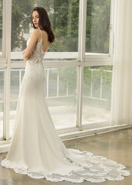 Jara Ivory Fit and Flare Wedding Gown with Train Size 10 Carousel 2