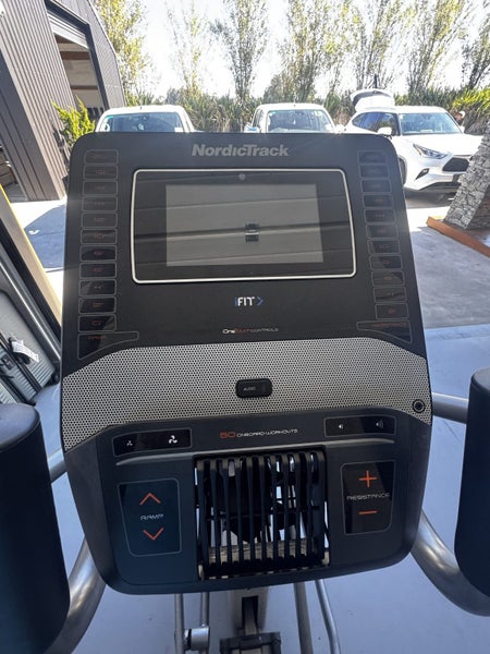 Cross trainer468940983705937923