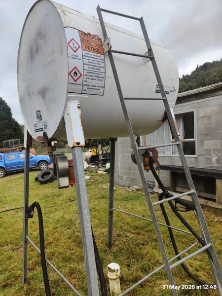 600/400l Split fuel Tank Carousel 1