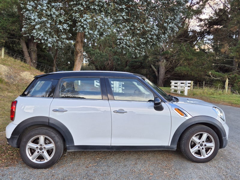 2011 MINI Cooper Crossover469088557545574400