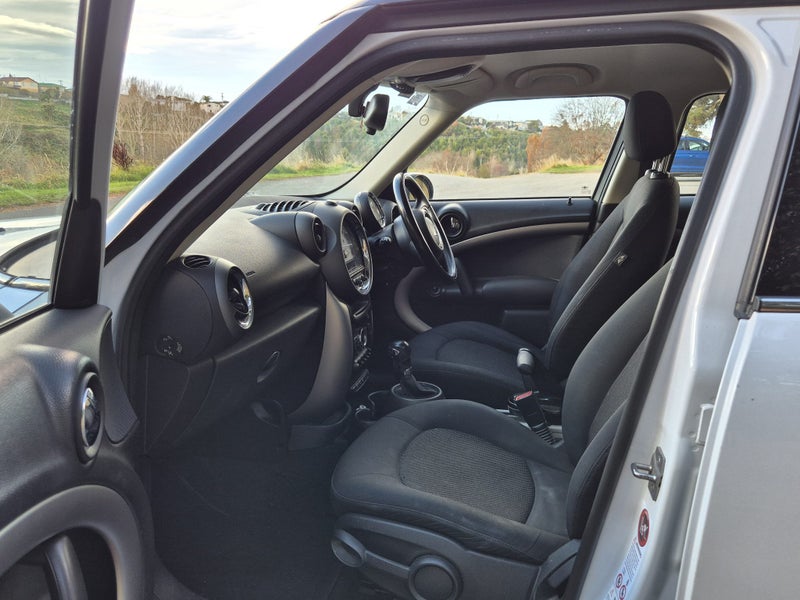 2011 MINI Cooper Crossover4690885575455744014