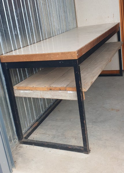3 Work Benches/ Tables472647501034956800