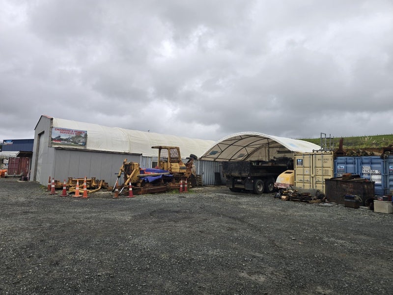 250m2 Workshop with office space & lockable Tool Room Located Warkworth Carousel 20