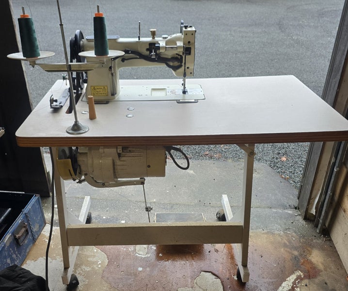 Industrial sewing machine Carousel 2