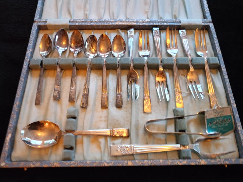 Gorgeous Cased VINTAGE Set of ANGORA Vintage Art Deco Teaspoons/Forks/ Servers Carousel 2