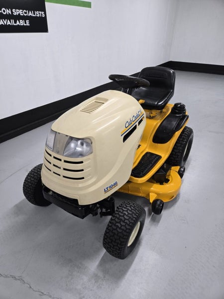 Cub cadet lt1046 Carousel 2