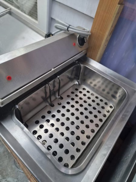 Blue seal deep fryer Carousel 1
