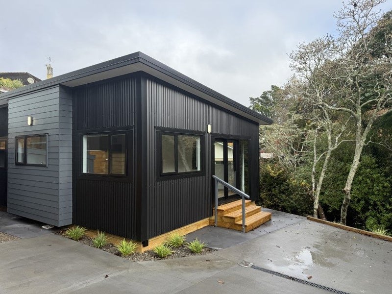 Image 1 of 7