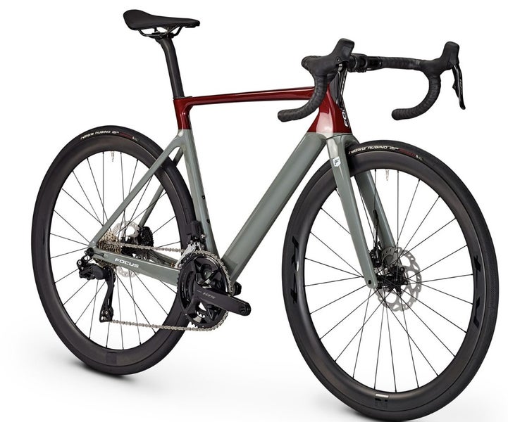 Focus Izalco Max 8.9 carbon road bike Shimano Di2 12-speed - SIZE Large Carousel 2
