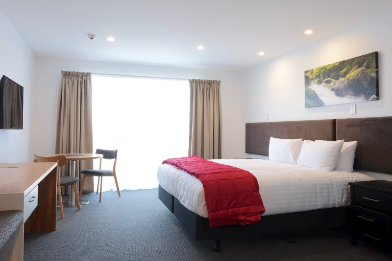 West Coast Gold Awaits You - 15 Unit Freehold Carousel 2