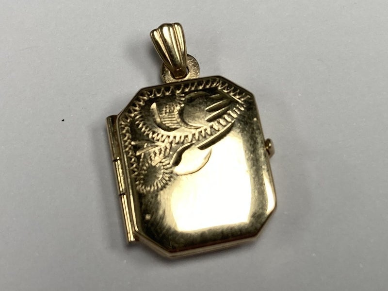 Vintage 9K Gold Locket Pendant ***Orphans Aid Charity Auction*** Carousel 1