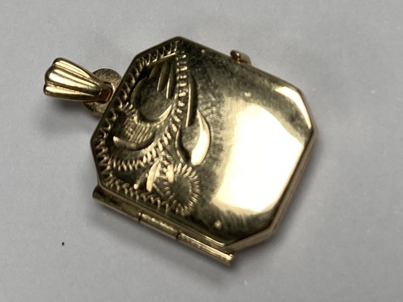 Vintage 9K Gold Locket Pendant ***Orphans Aid Charity Auction*** Carousel 2