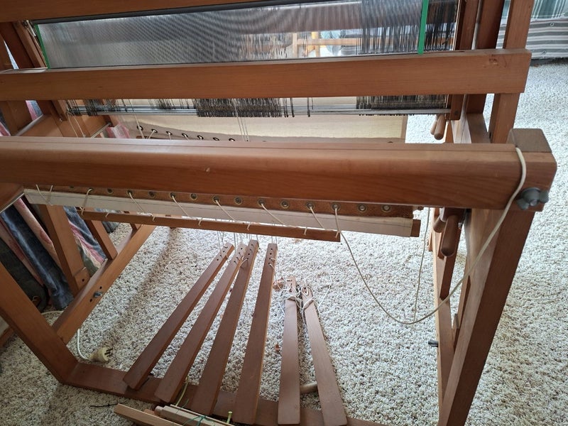 4 shaft floor loom