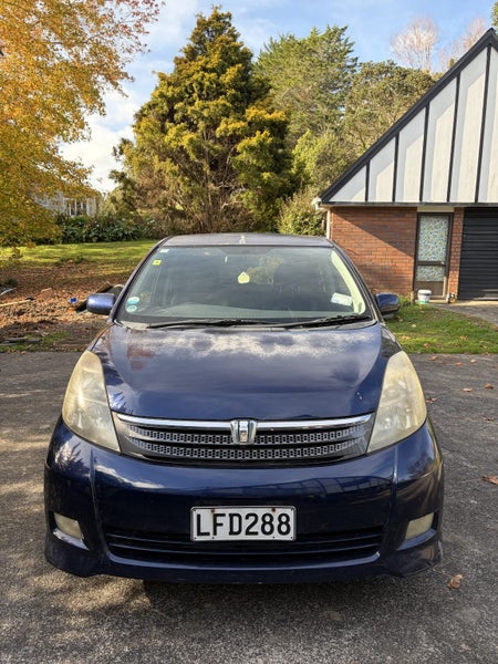 2007 Toyota Isis