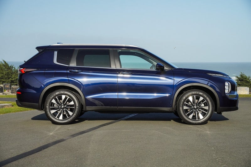 2026 Mitsubishi Outlander 2.5 LS 4x4 auto, photo 2
