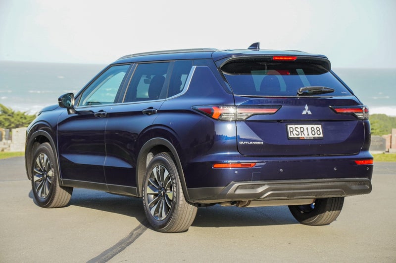 2026 Mitsubishi Outlander 2.5 LS 4x4 auto, photo 3