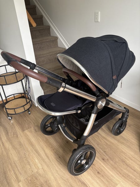 Stroller477443372782735360
