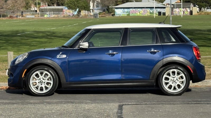 2015 MINI Cooper S 2.0 Turbo - 6-Speed Auto - E...477881520819415045
