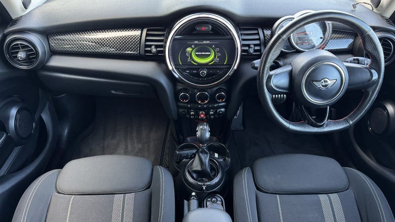 2015 MINI Cooper S 2.0 Turbo - 6-Speed Auto - E...4778815208194150415
