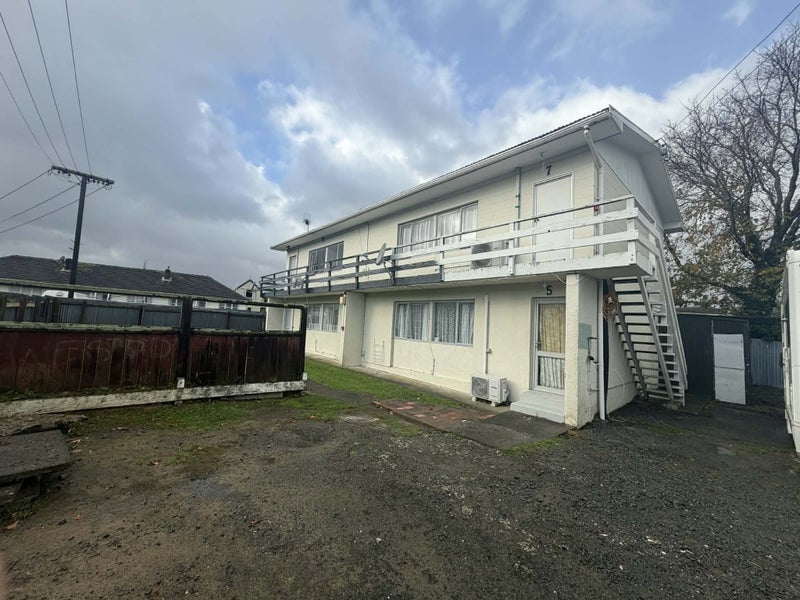 Image 1 of 18