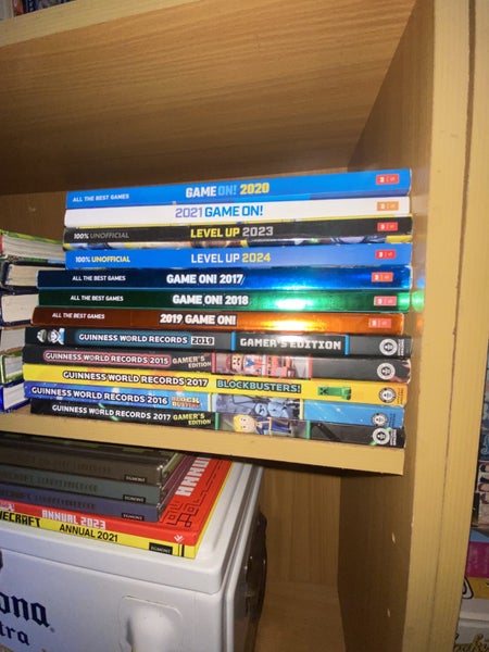 ** bulk buy x 12 GAME ON / GAMING RECORD books ** Carousel 1
