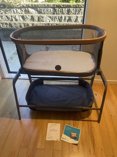 Maxi-Cosi Iora Bassinet – Excellent Condition