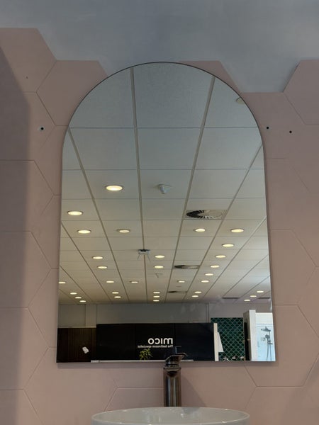 MIRROR Carousel 4