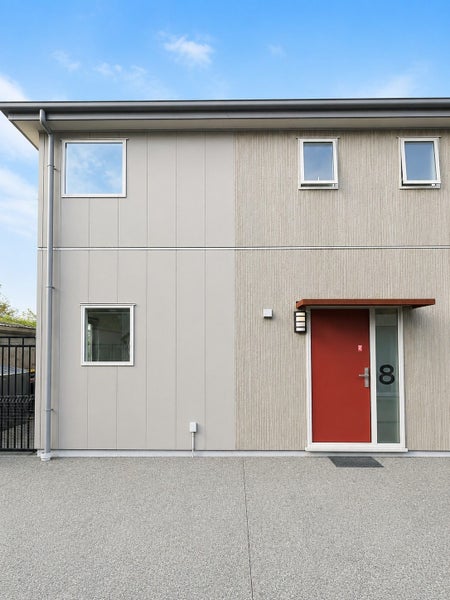 Image 1 of 7