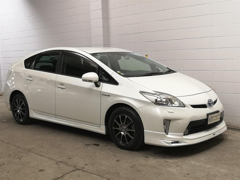 2014 Toyota Prius Leather cruise pack, Camchain...