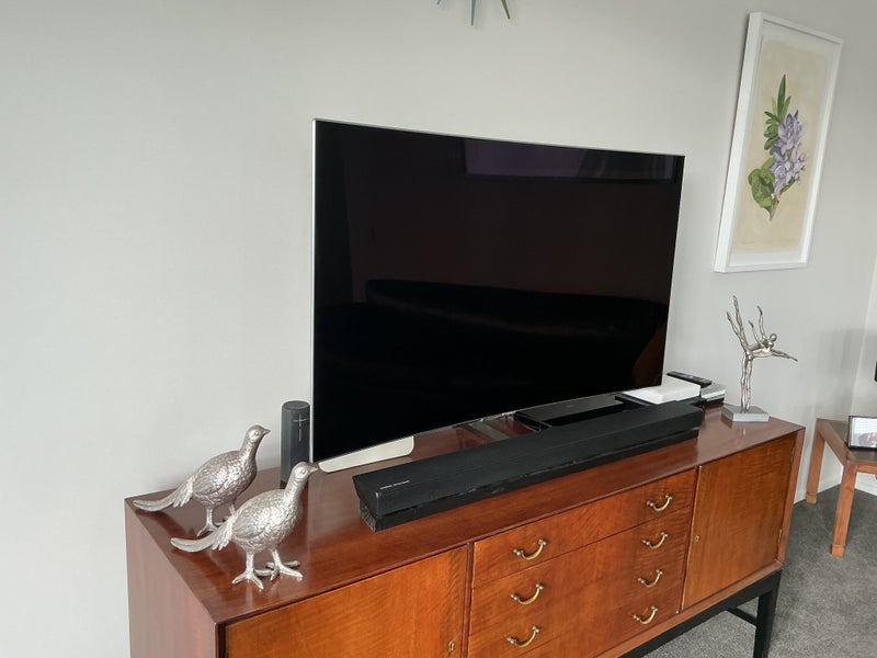 Samsung QA55 - 4K Smart TV - QLED - Fully Working but small screen fault