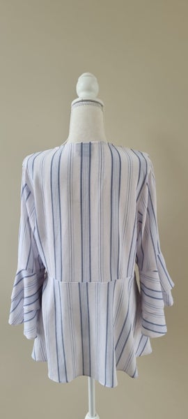 City Chic Top Size XS 14 / 16 Stylebubble Carousel 3
