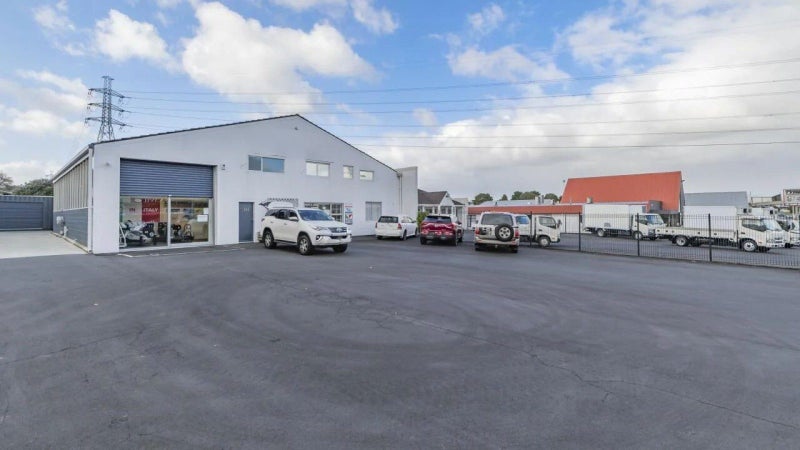 Image 1 of 6