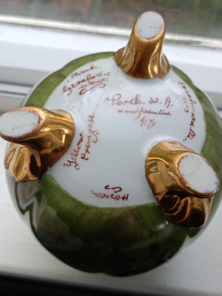 Gorgeous Signed Vintage Midcentury Australian Footed Lustre Floral Vase Carousel 6