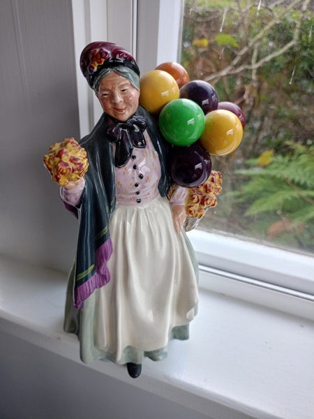 Vintage Royal Doulton "Biddy Pennyfarthing" figurine, model HN1843 Carousel 2