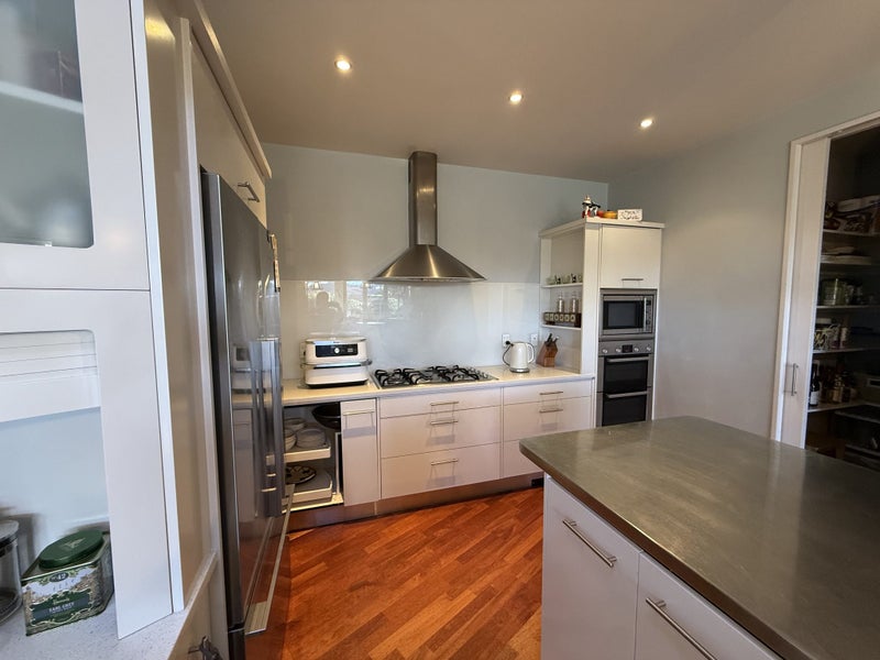 Complete kitchen - ready for pickup now483822521854218245