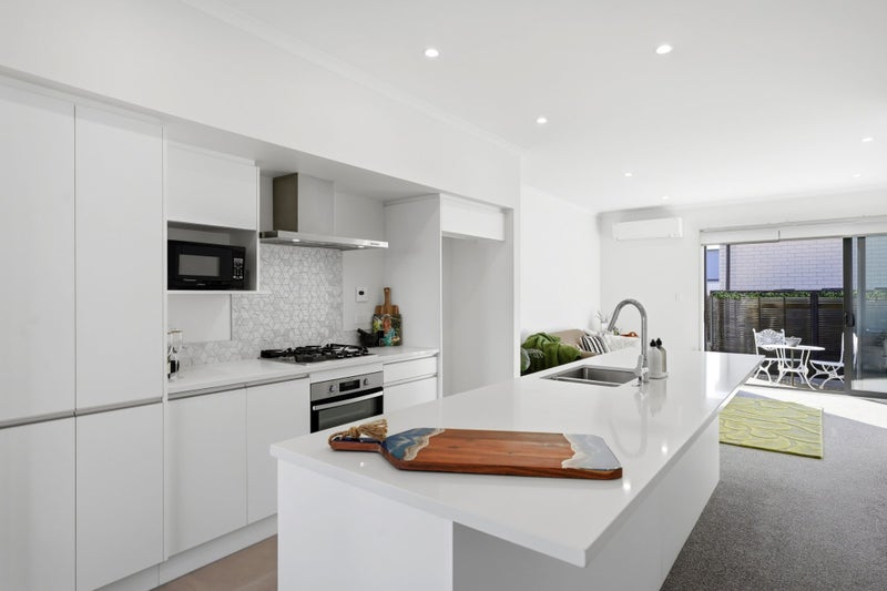 Freehold Coastal Living - Lock Up, Leave & Enjoy